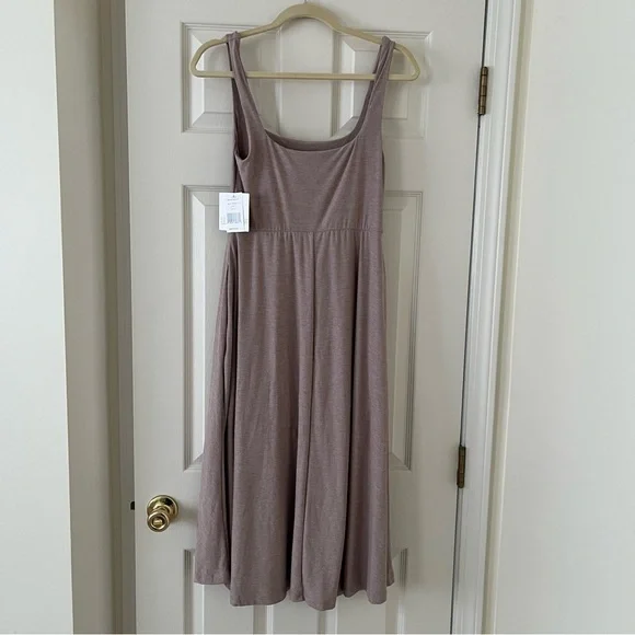 Beyond Yoga Featherweight At The Ready Square Neck Dress in Chai, Medium NWT - Picture 3 of 10